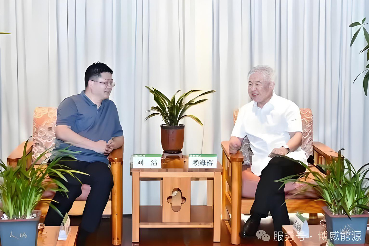 博威能源董事長劉浩一行回母校參加2025年畢業(yè)典禮暨學位授予儀式